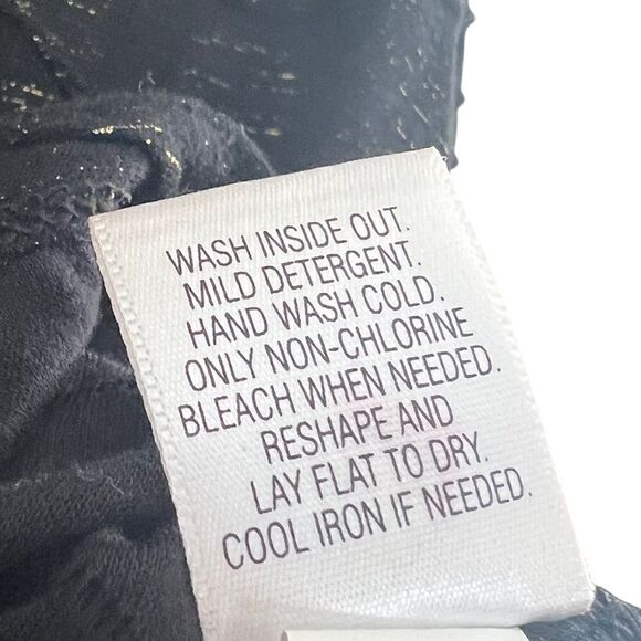 Simply Vera Vera Wang Lightweight Crewneck Top - Picture 5 of 7